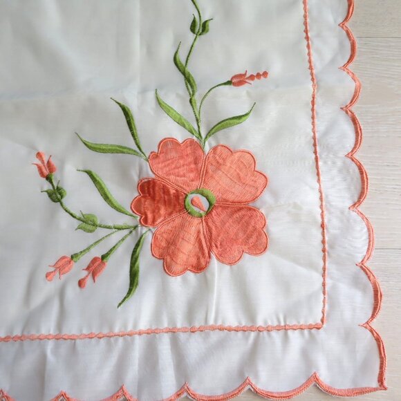 Vintage Embroidered Floral Sheer Pillow Shams Scalloped Edges Set of 2 NEW - Picture 6 of 10